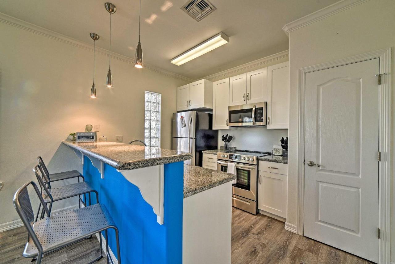 Modern Island Condo With Pool Steps To The Beach! サウス・パドリー・アイランド エクステリア 写真
