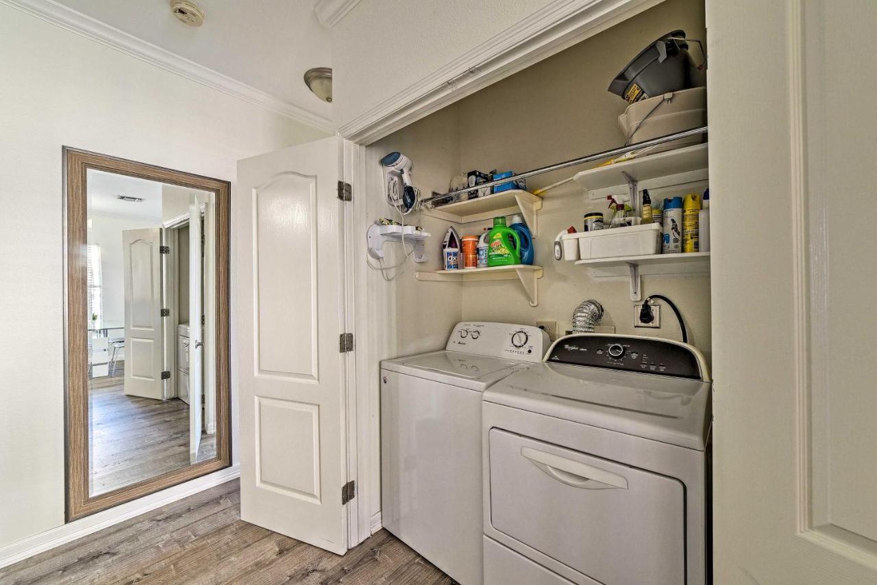 Modern Island Condo With Pool Steps To The Beach! サウス・パドリー・アイランド エクステリア 写真