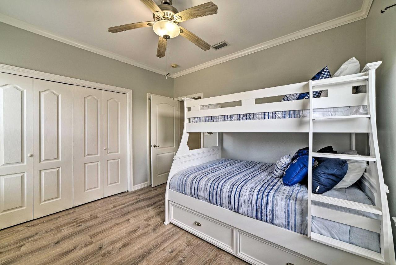 Modern Island Condo With Pool Steps To The Beach! サウス・パドリー・アイランド エクステリア 写真